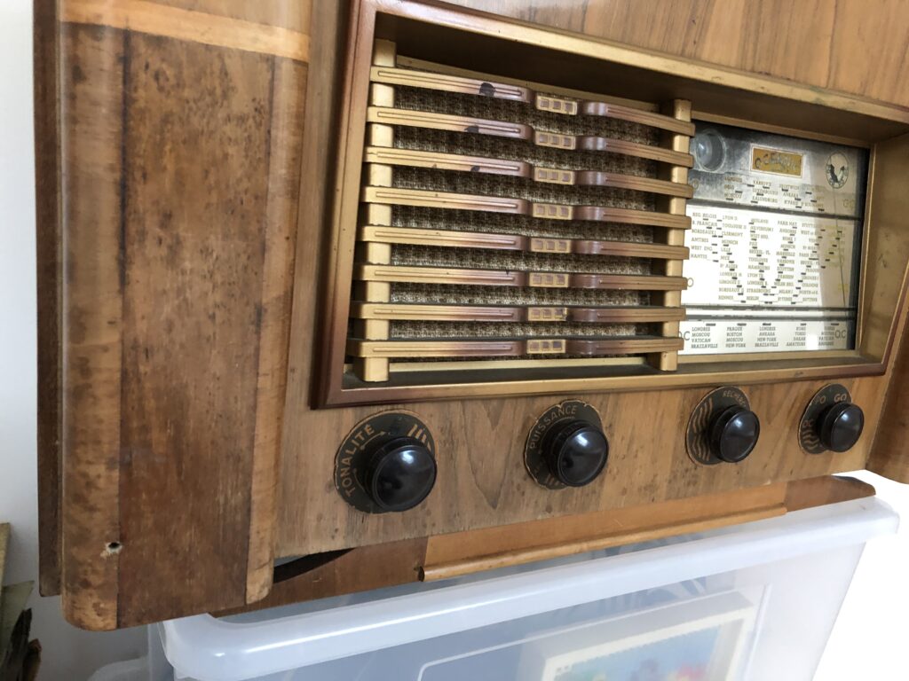 Vieux poste radio bluetooth